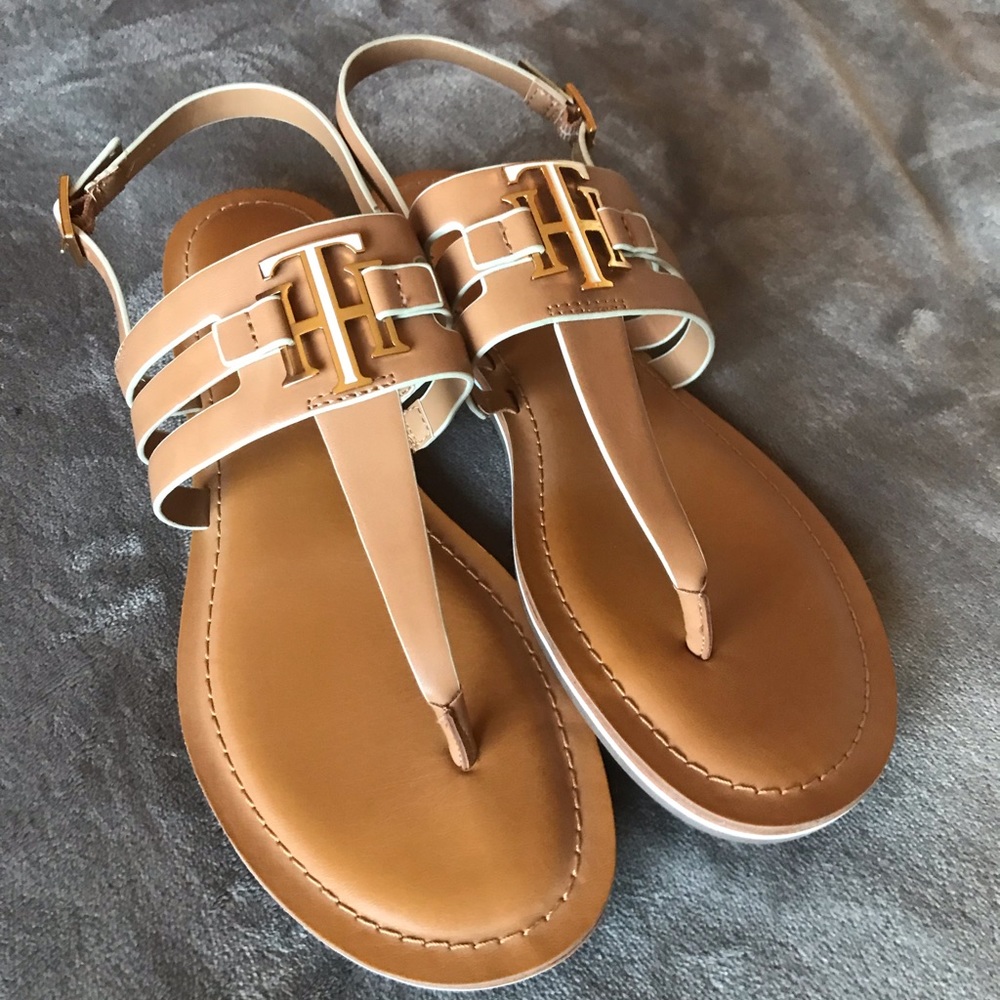 Tommy hillfiguer sandals.